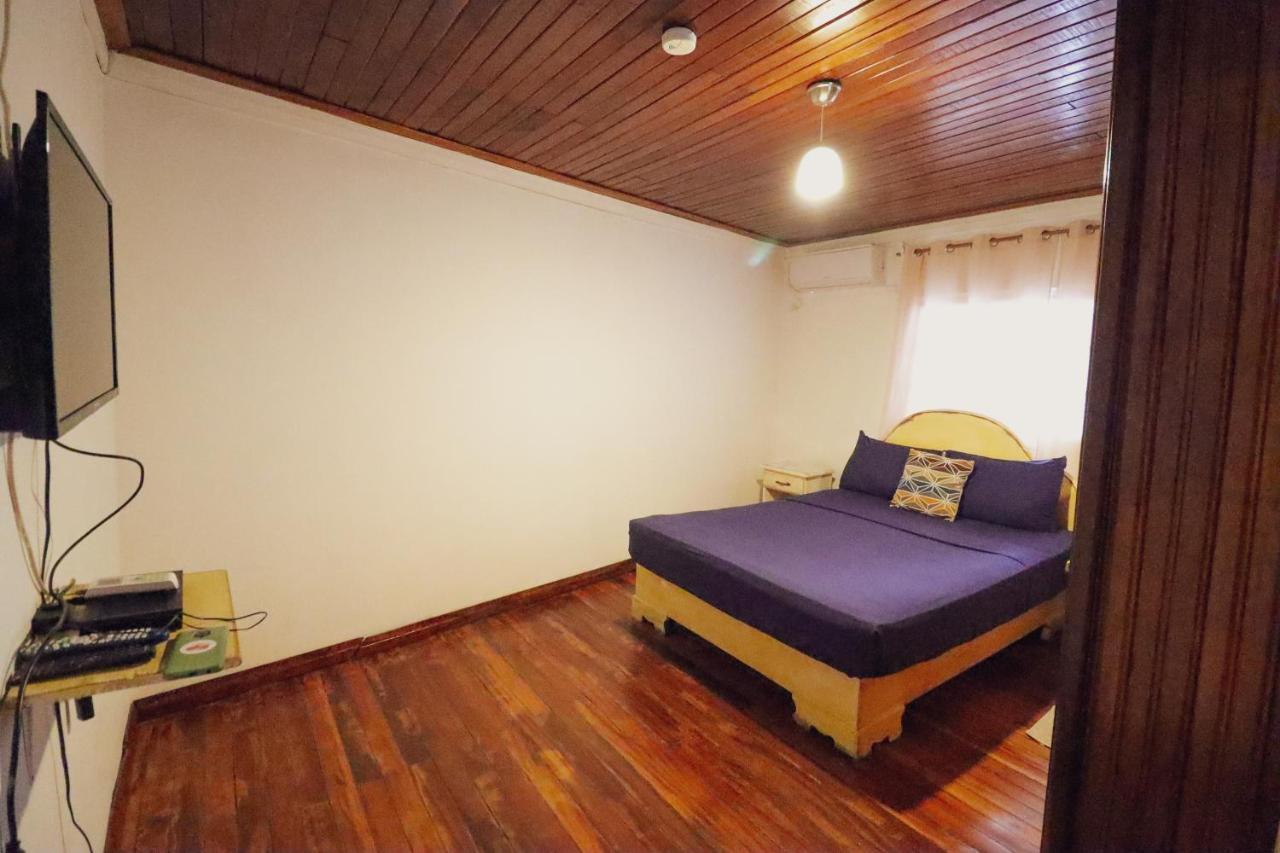 Cat In The Cup B&B Bocas Town Bagian luar foto